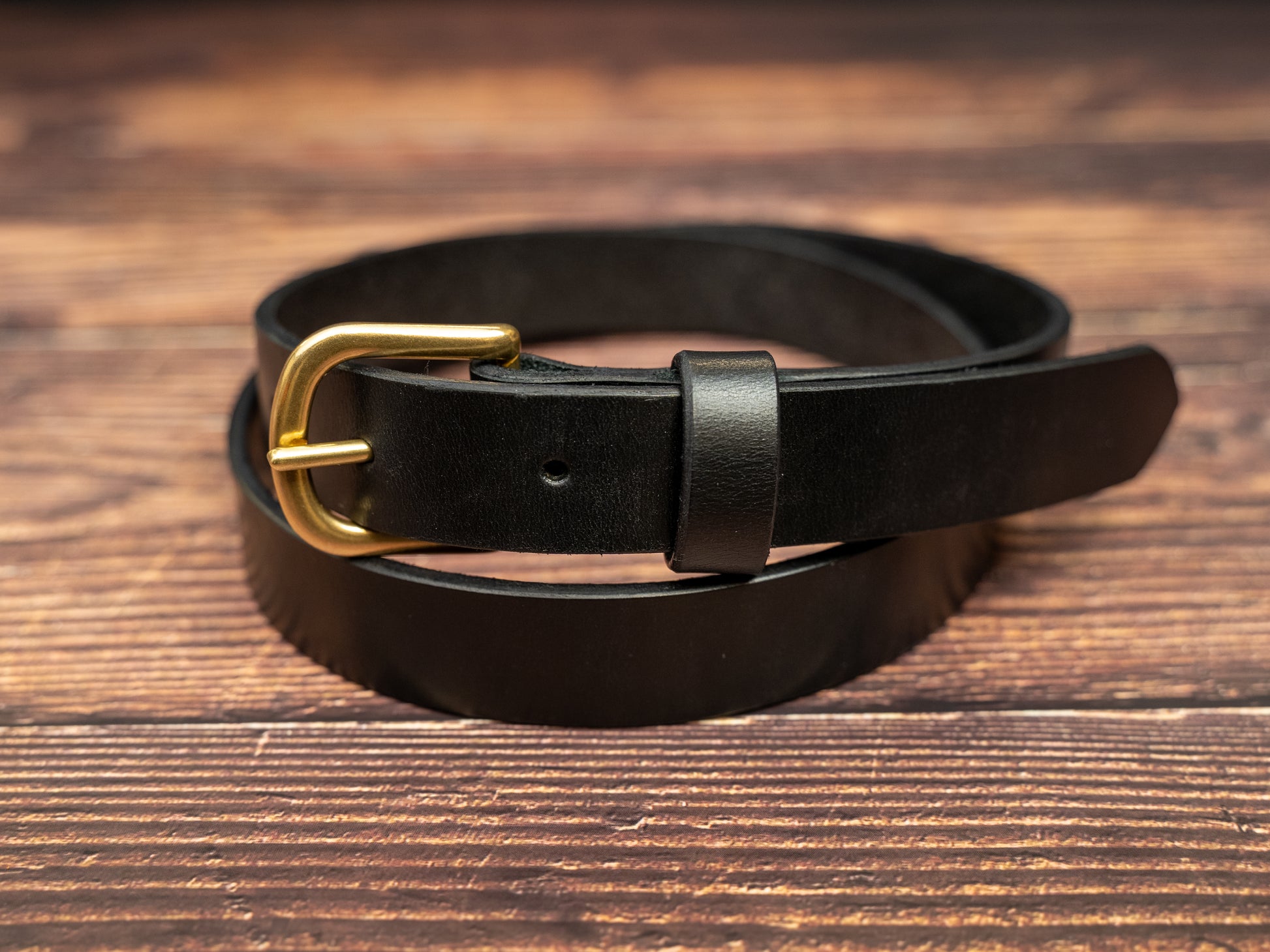 1" / 25mm wide black leather belt with bras buckle and matching black leather keeper