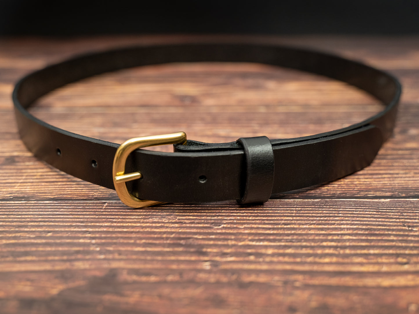 1" / 25mm wide black leather belt with bras buckle and matching black leather keeper