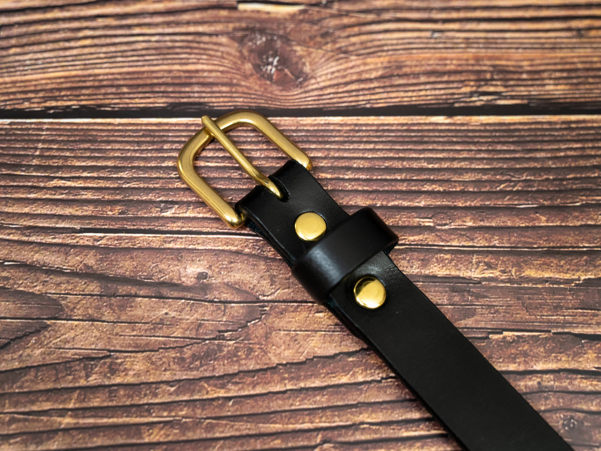 1" / 25mm wide black leather belt with bras buckle and matching black leather keeper